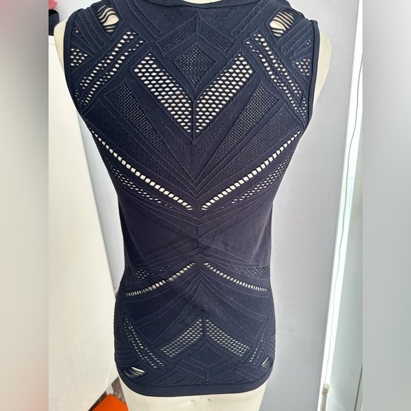 Fabletics  crochet top - Picture 3 of 4